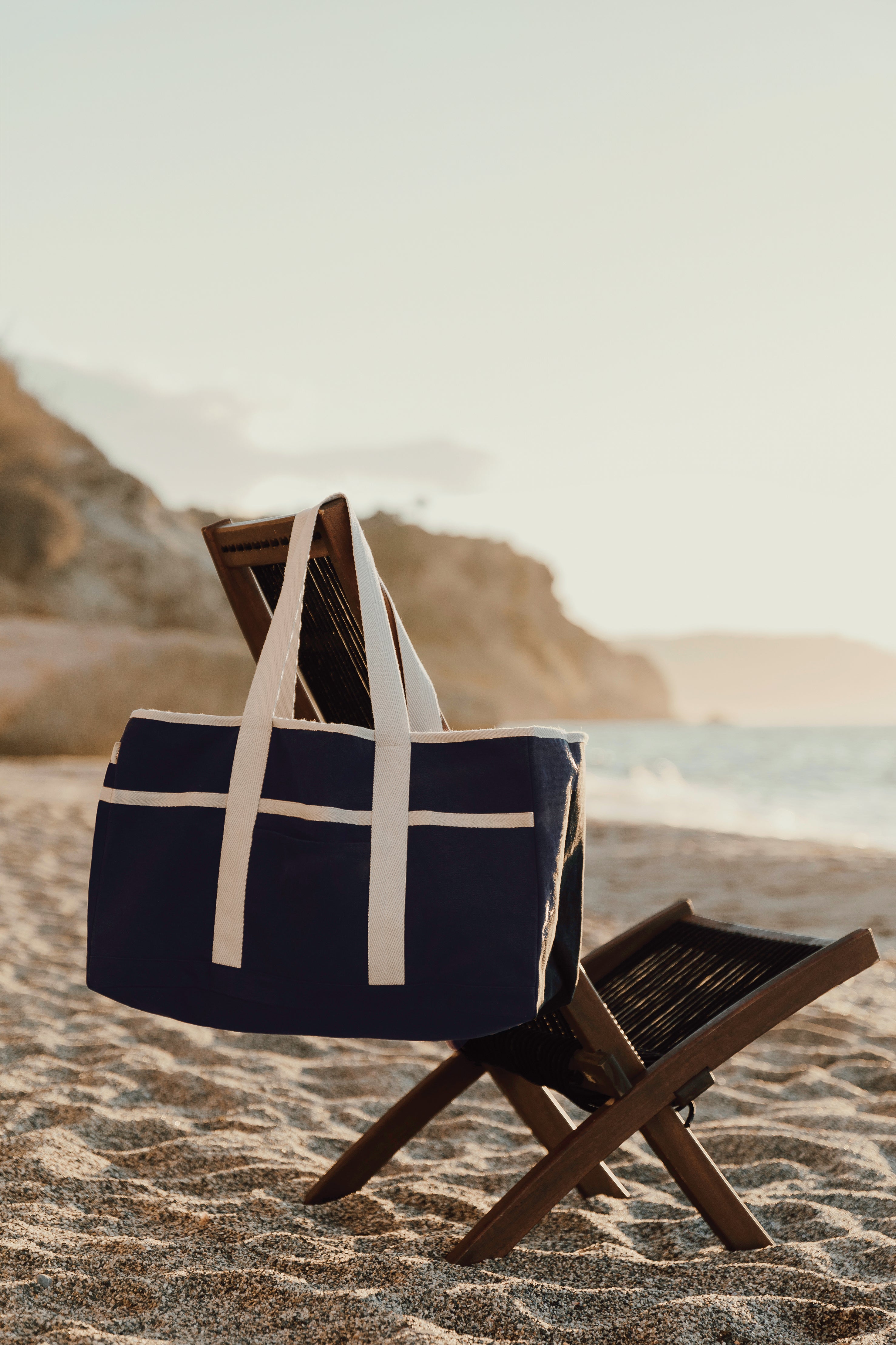 VINGA Volonne Strandtasche aus recyceltem Canvas